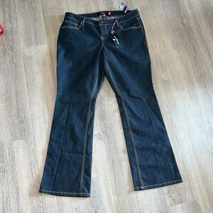 Torrid slim bootcut dark wash denim jeans NWT size 18 with stretch